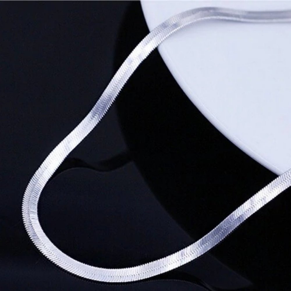 *NEW 18” 925 Sterling Silver Snake Chain Necklace - Picture 3 of 4
